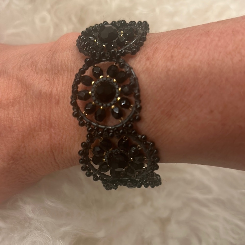 Miguel Ases beaded bangle slip on 7” diameter